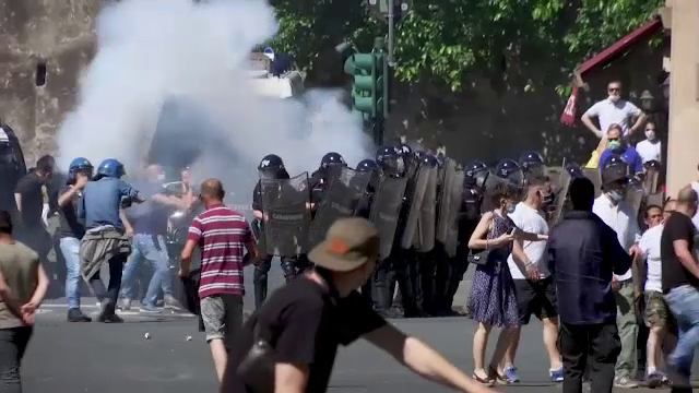 Zeci de mii de oameni protestează în SUA după moartea lui George Floyd. Violențe în Europa