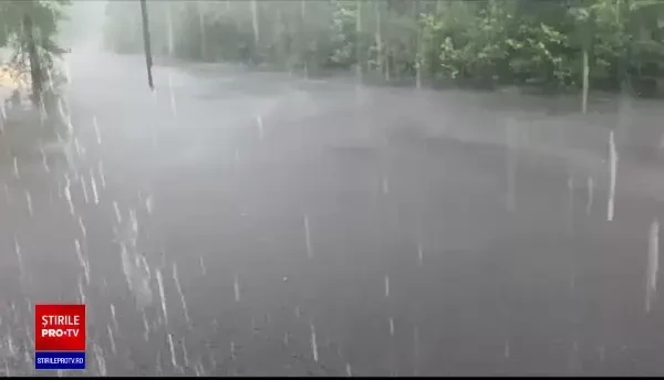 Statele Unite, lovite de o furtună teribilă. Oamenii se tem să mai stea în izolare