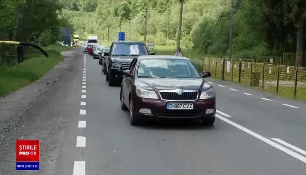 Trafic infernal pe Valea Prahovei. Bucureștenii se întorc acasă cu tot cu cățel, pisică și papagal