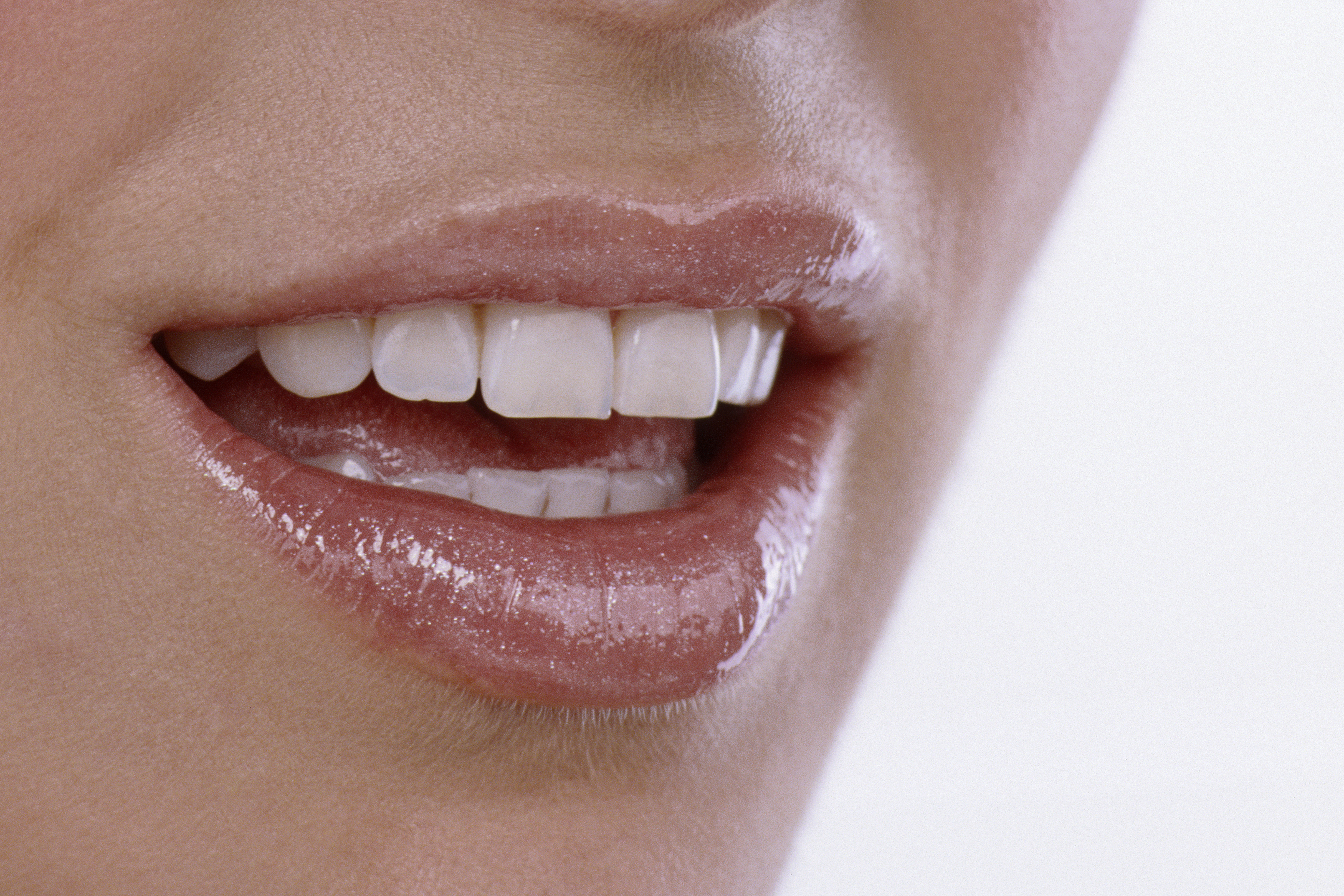 Covid-19 este cel mai bine adaptat virus la vorbire. Te poți îmbolnăvi vorbind cu cineva