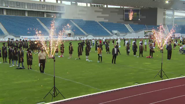 Ceremonii de absolvire în timpul pandemiei. Distanțare socială și săli de clasă goale