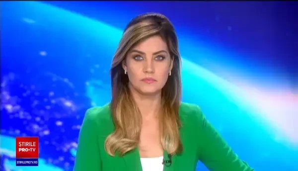 Furtună iscată din senin în Zalău. Străzi inundate, pomi rupți și grindină de câțiva centimetri