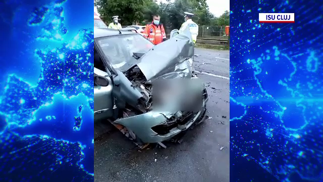 Accident tulburător în județul Cluj. Trei mașini au fost implicate, iar o persoană este grav rănită