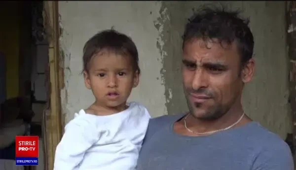 Situația dramatică în care se află trei copii, după ce au fost părăsiți de mamă