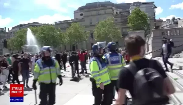 Violenţe în Londra, între protestatari de extremă drepta şi manifestanţi antirasism