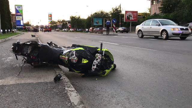 Un motociclist a murit după ce a căzut pe șosea. Nimeni nu înțelege ce s-a întâmplat