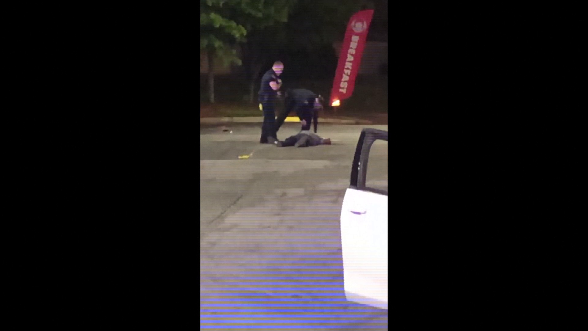 Raport incriminator pentru poliția din Atlanta. Brooks a fost împușcat de 2 ori în spate