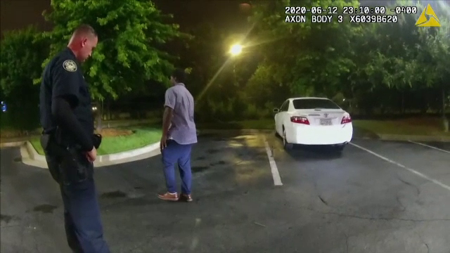 Tânărul afroamerican din Atlanta, care a fost ucis de un polițist, ar fi furat un pistol