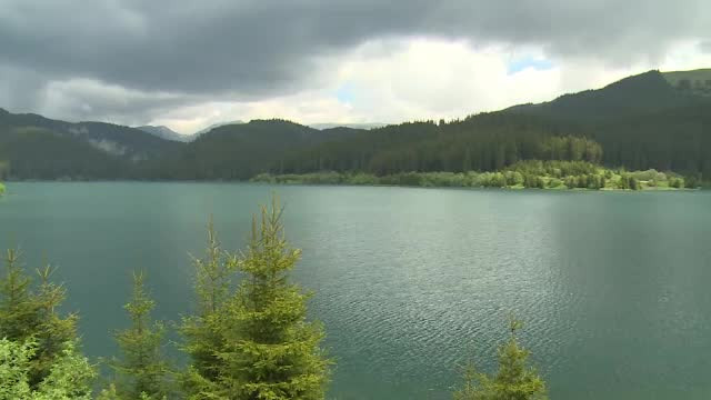 Peisajele de poveste din România fac furori printre turiști. Atracțiile care i-au uimit