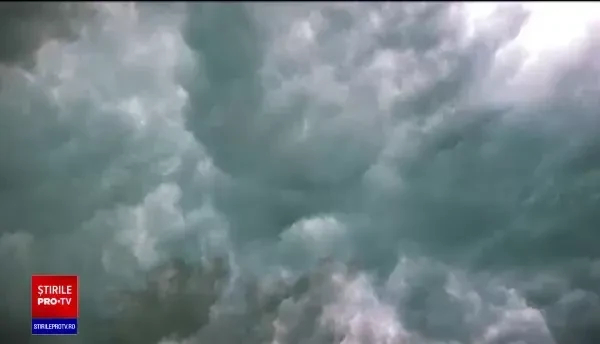 Tragedie în Bihor. Un băiat de 4 ani a fost luat de viitură, de lângă părinții lui