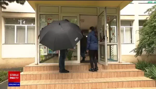 Evaluarea Națională începe cu proba la limba română. Ministru Educației: ''Nu cumpărați subiectele false”