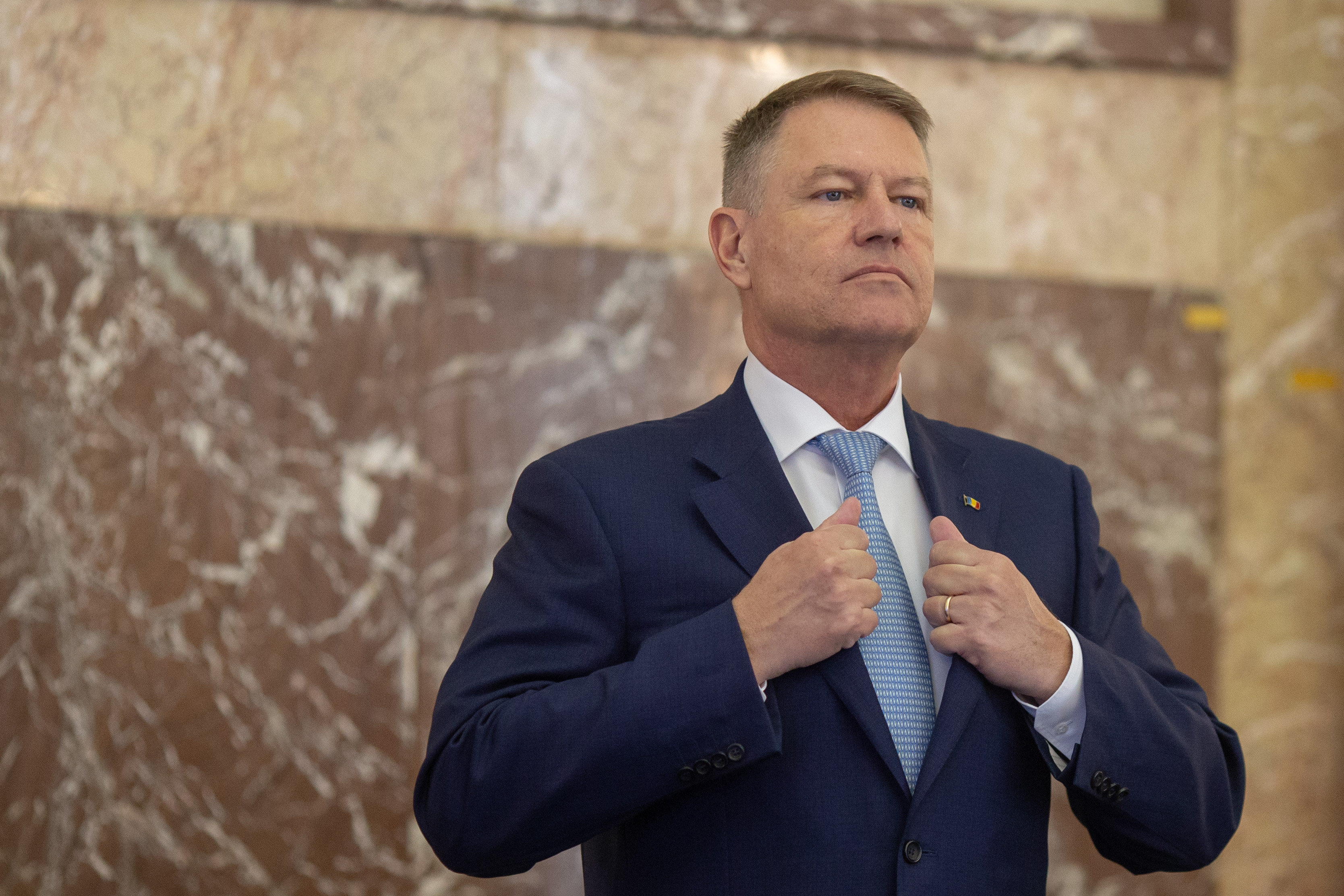 Iohannis a dat în judecată Consiliul Național pentru Combatarea Discriminării. Ce reclamă șeful statului