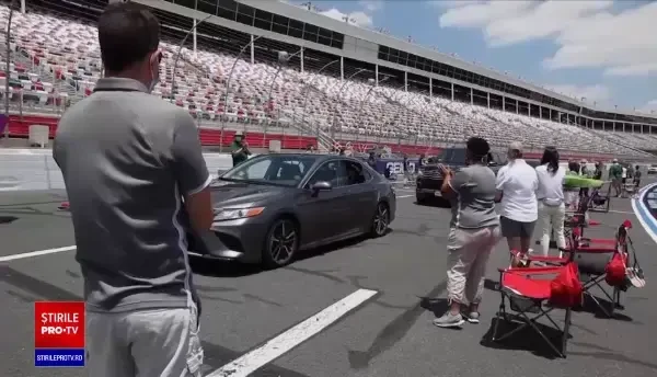 Ceremonii de absolvire inedite în SUA. Festivitate în vârf de munte sau în mașină