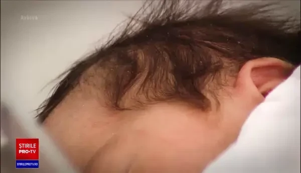 Bebeluș de 7 luni, torturat săptămâni la rând de propriul tată. Asistentul social nu a observat nimic