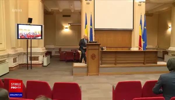 Pe cine ar fi turnat Isărescu la Securitate. Explicaţia BNR: "Scria cât de buni sunt"