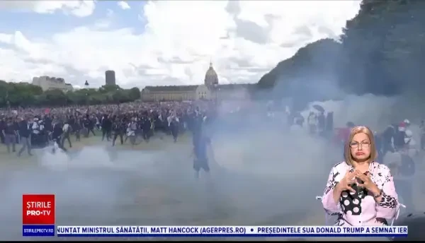 Proteste violente în Franța, cu bombe incendiare şi fumigene. Care sunt solicitările oamenilor