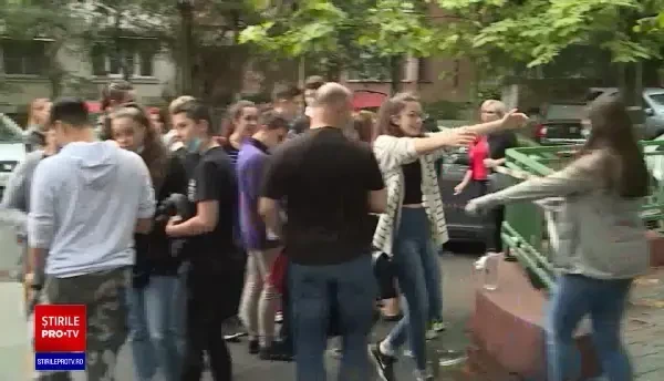 Primele reacții ale elevilor după ce au susținut proba la matematică la Evaluarea Națională