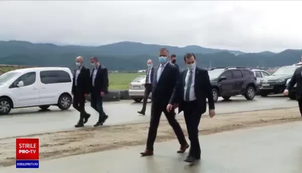 După ce s-au construit doar 6 km din autostrada Comarnic - Brașov, studiul de fezabilitate se reface