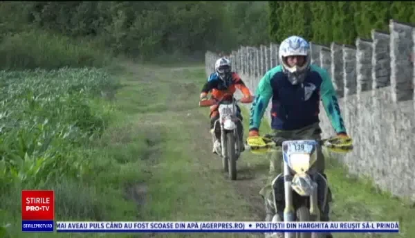 Motociclist, în stare gravă după un accident la o competitie de enduro. A căzut imediat după start