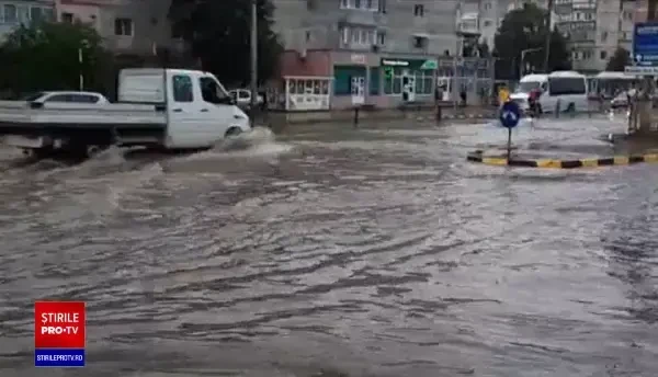 Dezastrul fără precedent produs de inundaţii. Când s-ar putea opri potopul