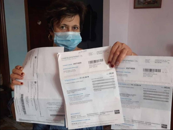 O româncă, păcălită de doi fotbaliști din Italia. De ce a fost nevoită să le achite facturile