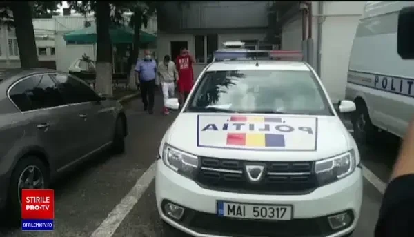 Doi tineri din Argeș, arestați după ce au furat 70.000 de lei dintr-un apartament