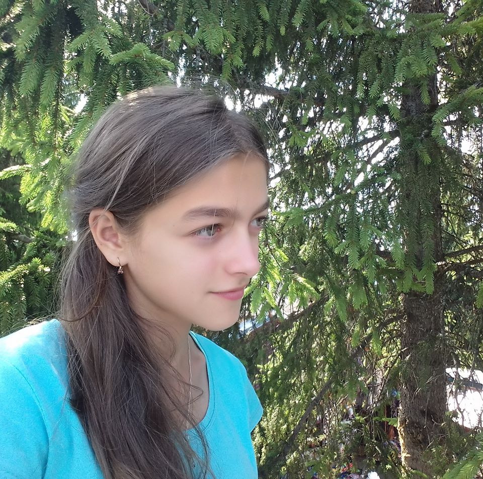 Povestea impresionantă a singurei eleve de la țară cu media 10 la Evaluarea Națională. ”Cititul e ca respiratul pentru mine”