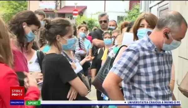 Legea care îi poate scăpa pe români de cozile la instituțiile statului