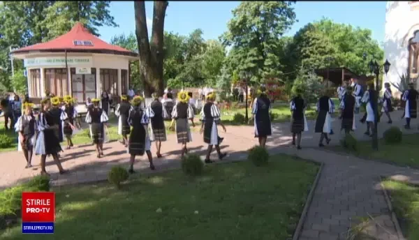 Ziua Universală a Iei, sărbătorită în condiții inedite. Cum au fost modificate dansurile