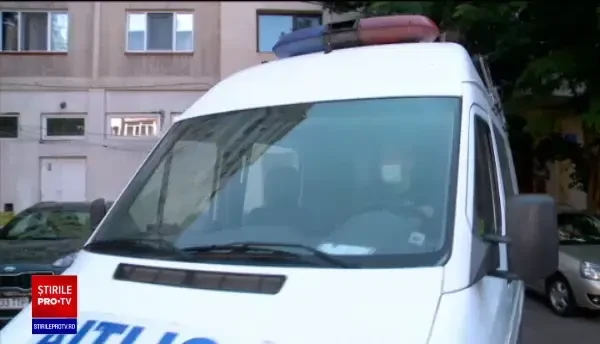 Un bătrân imobilizat la pat, ucis cu o pernă pentru câțiva lei, la Constanța