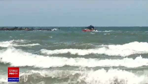 Operațiune dramatică la Mamaia. Un băiat de 14 ani a dispărut în mare