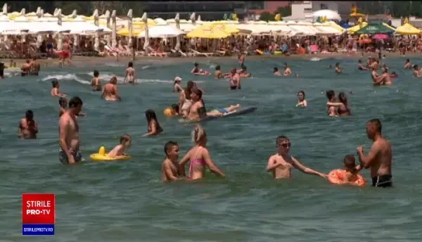 Românii nu s-au temut de COVID-19 și au luat cu asalt litoralul. Peste 80.000 de oameni au ajuns la mare