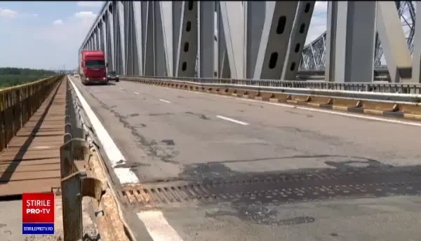 Două dintre cele mai importante poduri din România, un pericol major pentru șoferi
