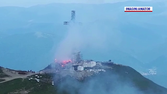 Haos creat de un grup de suporteri ai echipei Steaua. Torțe și petarde la Crucea de pe Caraiman