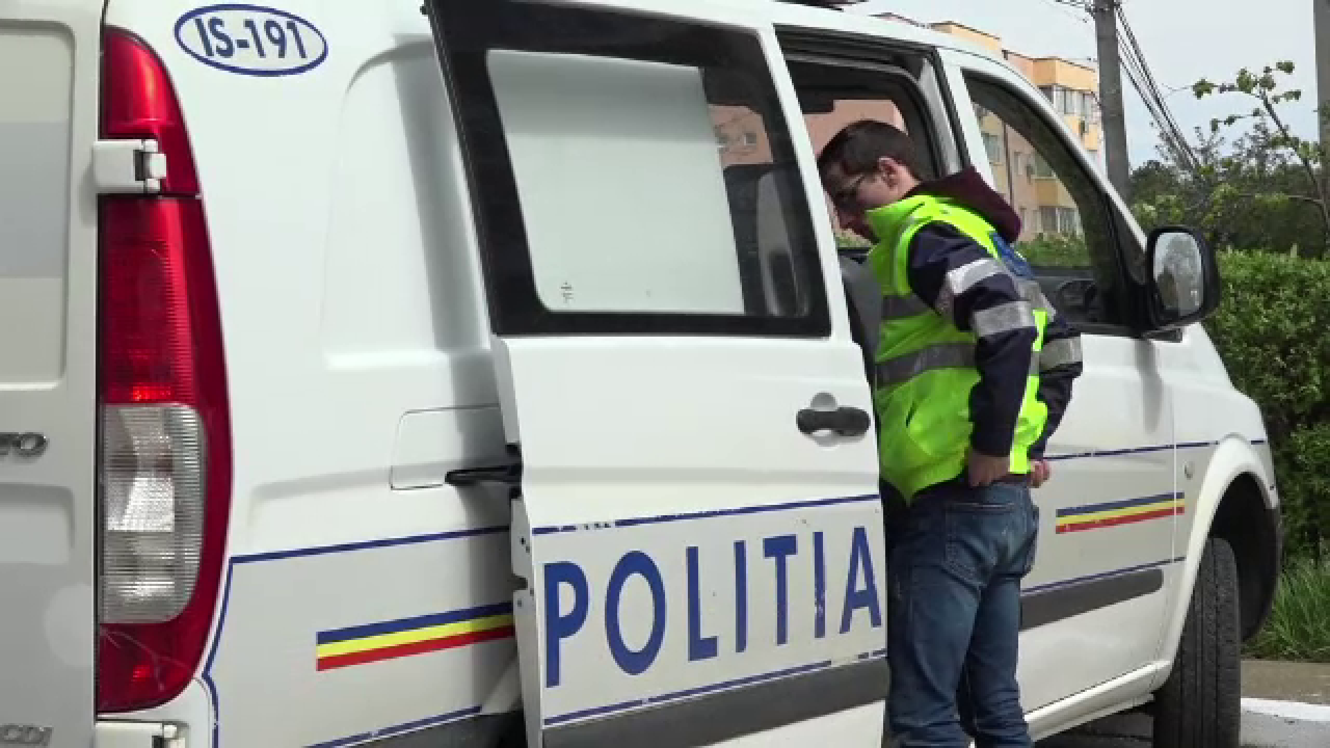 Un tânăr, condamnat la închisoare pe viață, după ce și-a ucis doi vecini. Ororile la care i-a supus