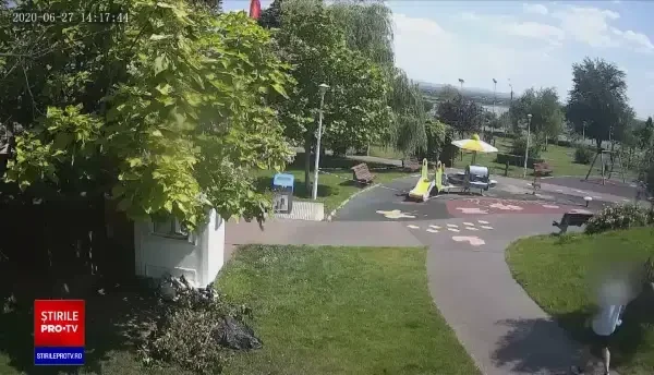 Adolescentă, atacată într-un parc, în miezul zilei. Cum a reușit un polițist, aflat în timpul liber, să o salveze