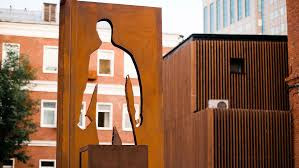 Curierii, omagiați înaintea medicilor. Monumentul ridicat la Moscova