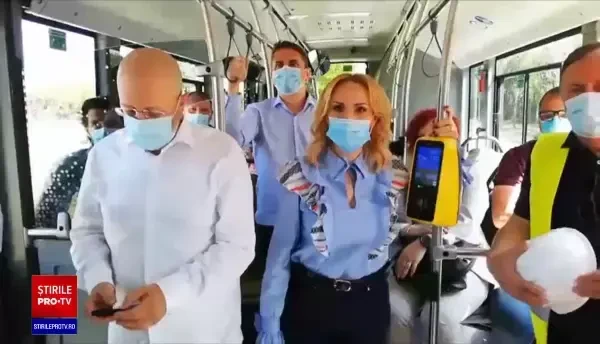 Negocieri dure înaintea alegerilor. Ce alianţe pregătesc Gabriela Firea şi Nicuşor Dan