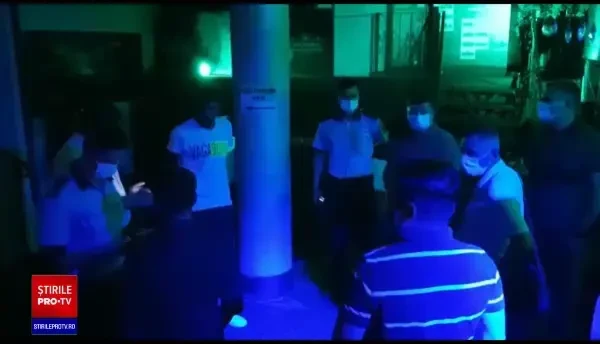 Măsurile de protecțe sunt ultima lor grijă. Petreceri în cluburi și curse de ATV-uri în păduri