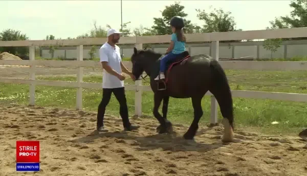 Echitația face minuni pentru copiii cu probleme. ”Avea fobie la cai, la orice. A doua oară nu-l mai puteam da jos”