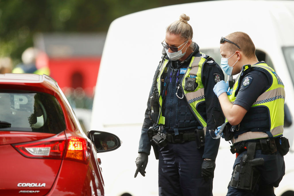 O fostă directoare a unei şcoli, găsită vinovată pentru batjocorirea a trei surori, elevele unității de învățământ