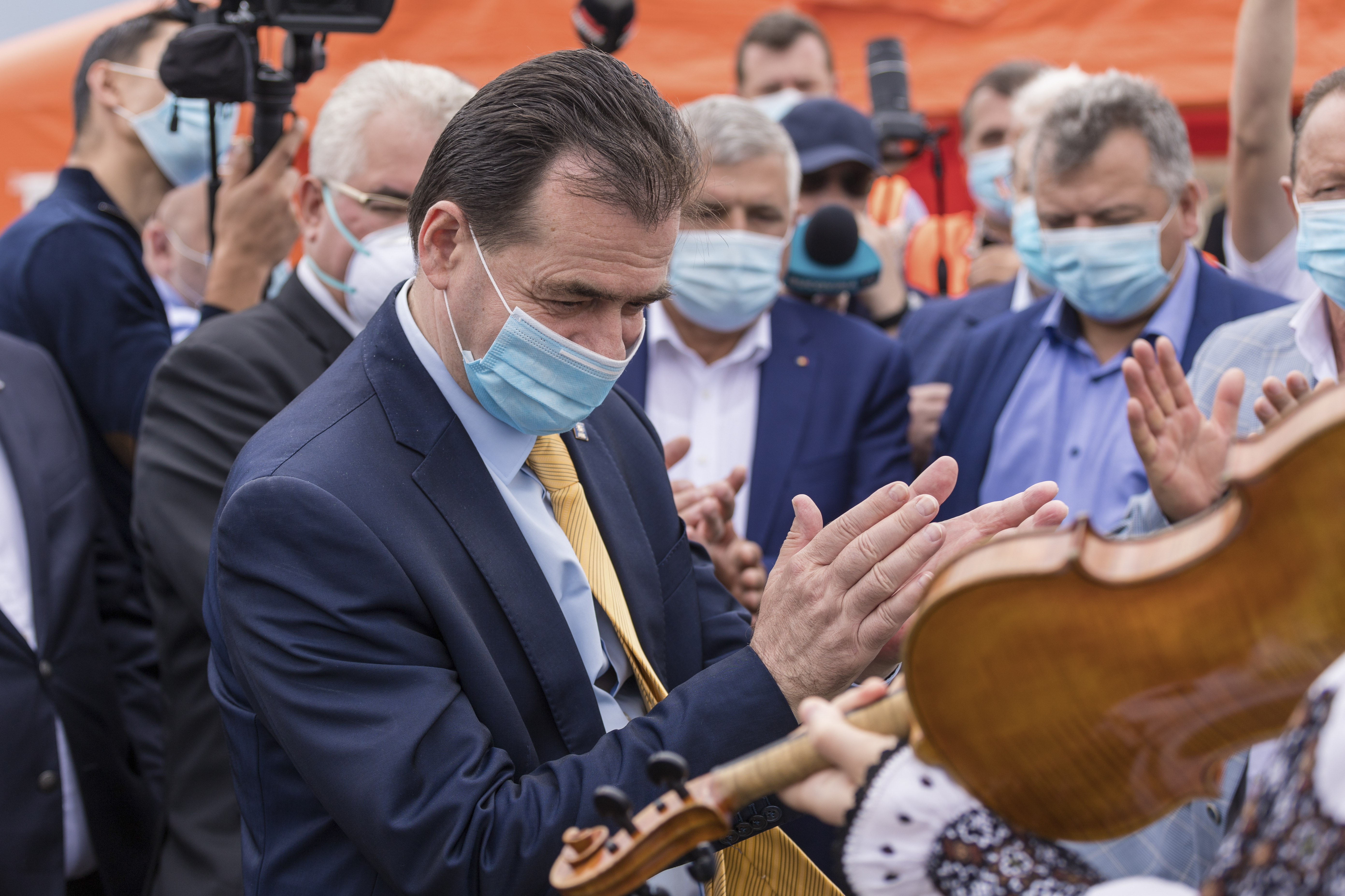 Orban anunță ”controale la sânge” în cluburi. ”Le vom închide”