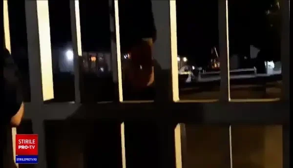 Alertă într-un cartier din Brașov. Un miros insuportabil i-a trezit din somn pe localnici şi i-a făcut să sune la 112