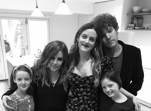 Nepotul lui Elvis Presley a murit la 27 de ani. Presa americană transmite că s-a sinucis