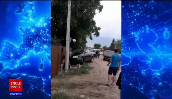 Panică într-o comună din Dâmbovița. O mașină scăpată de sub control a lovit un contor de gaz