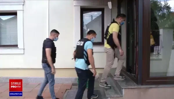 Risc biologic uriaș. Sute de tone de materiale sanitare periculoase provenite de la spitale, abandonate pe câmp