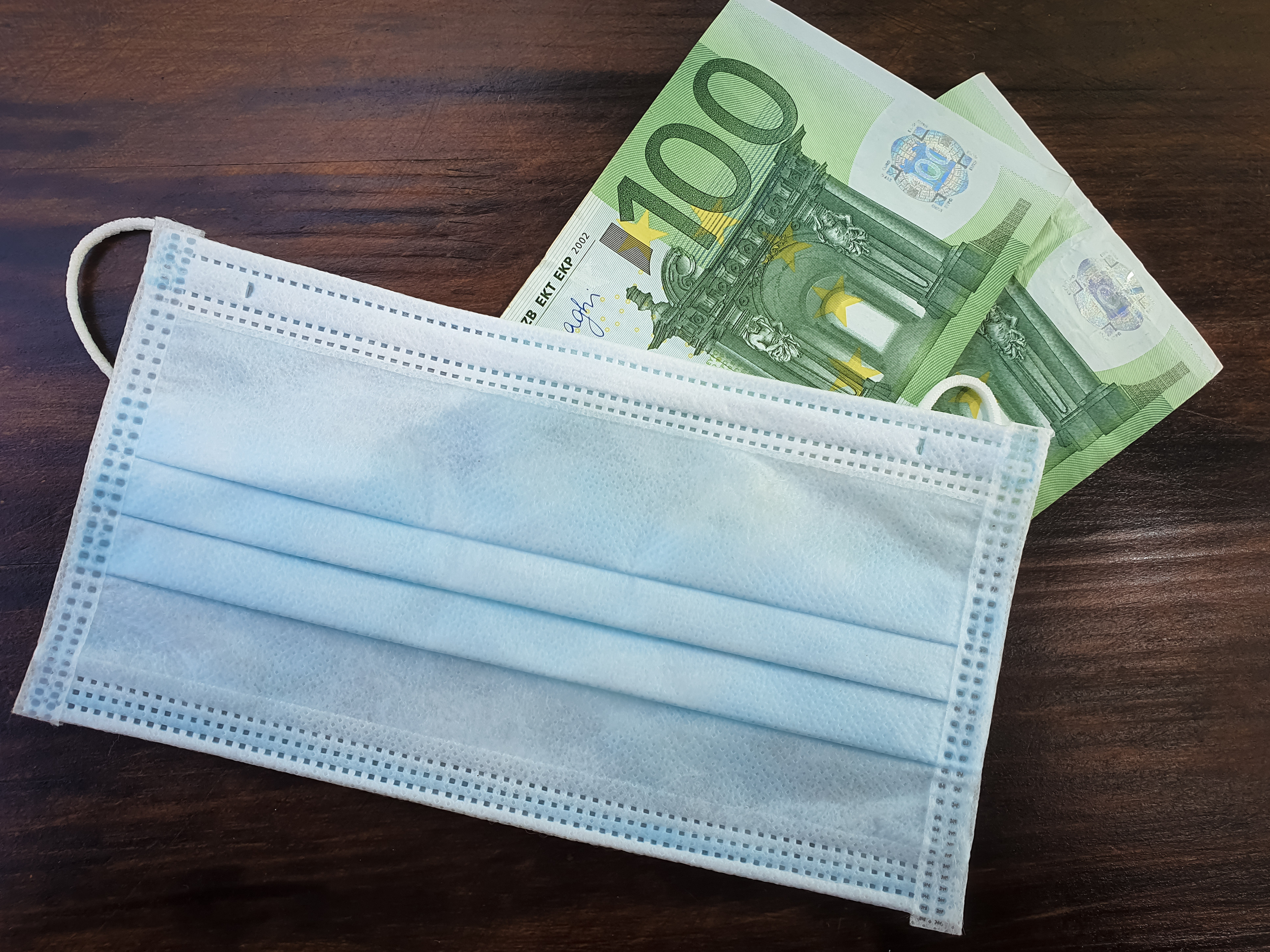 64% dintre români cred că UE are nevoie de mai mulți bani pentru a depăşi pandemia