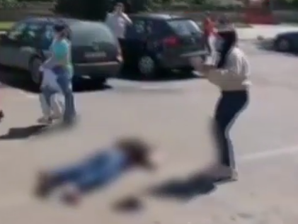 Administratorul unui magazin, lovit de un client, după ce i-a cerut să poarte mască: „Lumea s-a zăpăcit la cap”