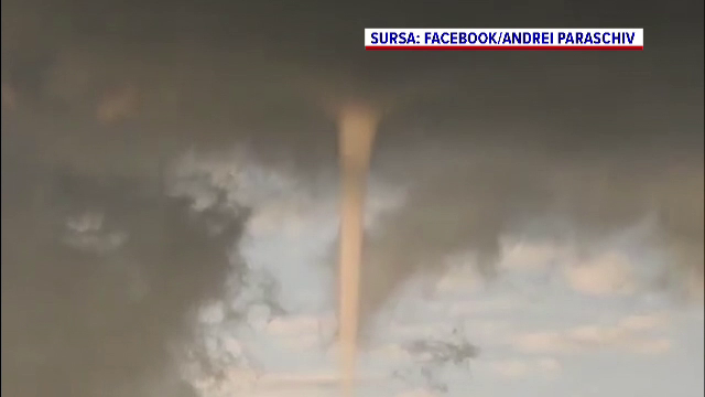 Imagini spectaculoase surprinse în Prahova. O tornadă i-a uimit pe oamenii din zonă. VIDEO