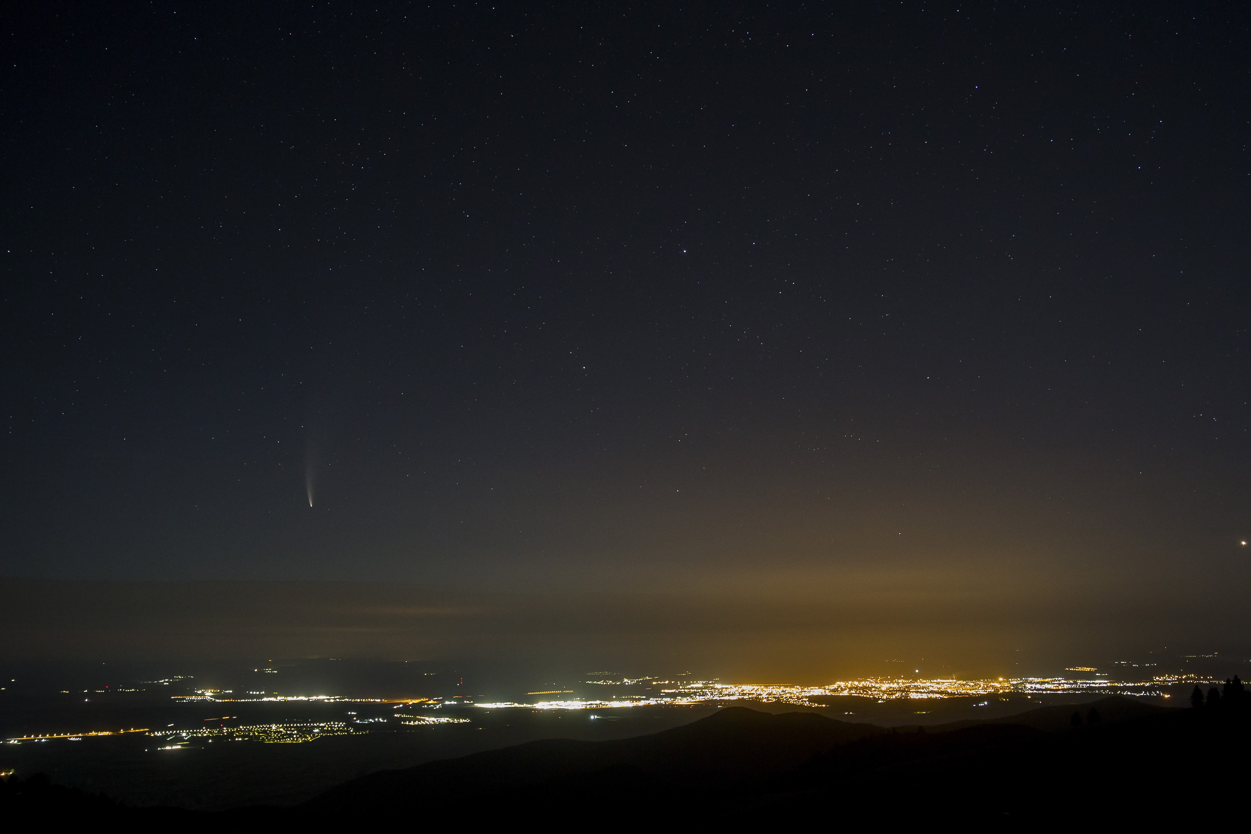 Imagini spectaculoase cu cometa NEOWISE au fost surprinse în Păltiniș
